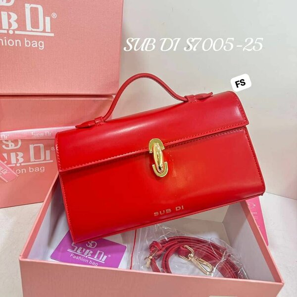 Sac à main rouge élégant