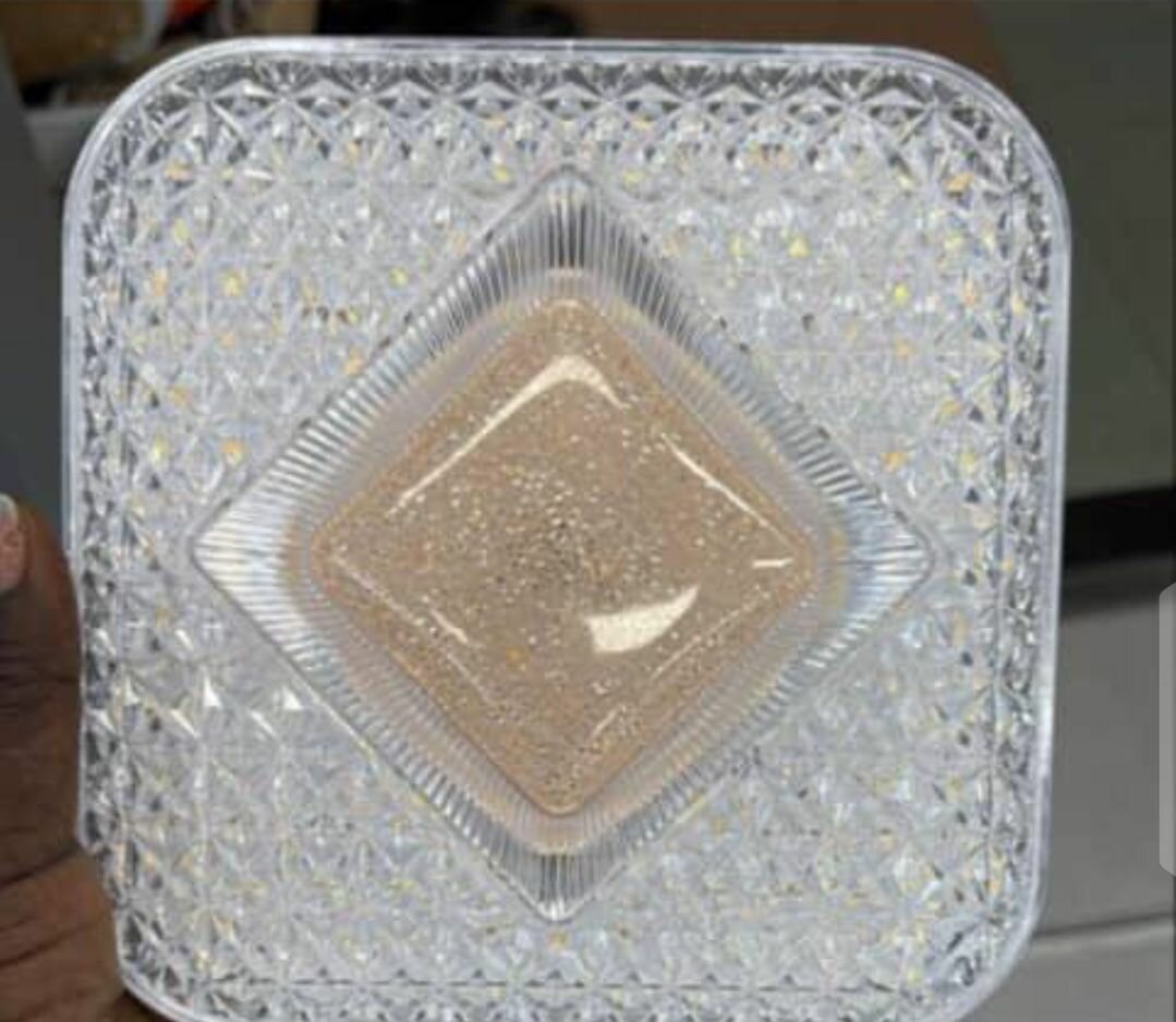 Plafonnier LED moderne carré