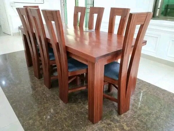 Table à manger en bois massif