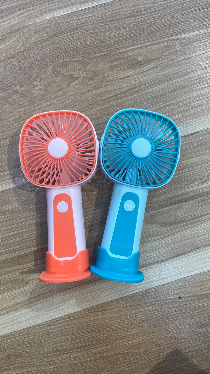 Ventilateurs de poche colorés