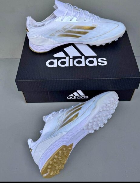 Chaussure de sport Adidas F50