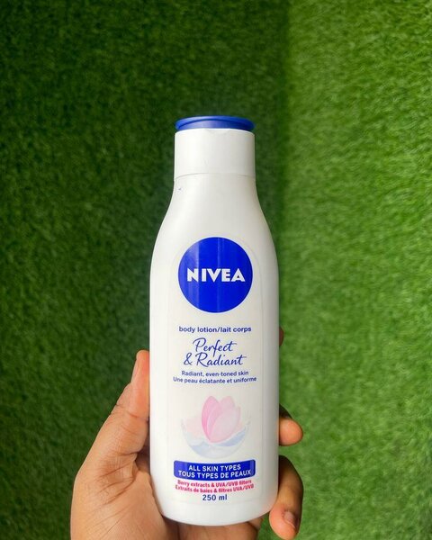 Nivea Radiant & perfect 250ml