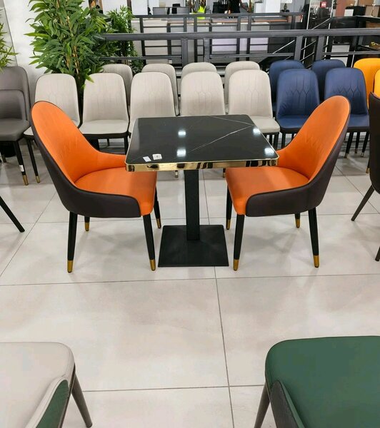 Chaise de salle à manger moderne