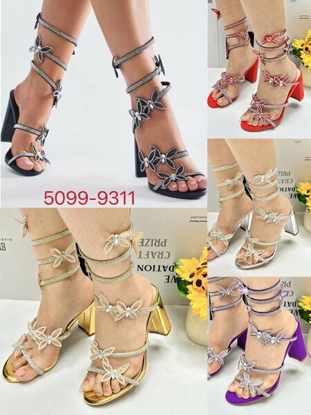 Sandales à talons avec fleurs