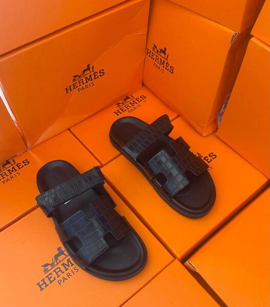 Sandales Hermès en cuir noir