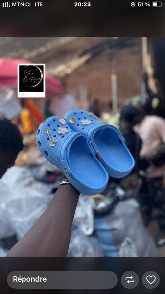 Crocs bleus personnalisés