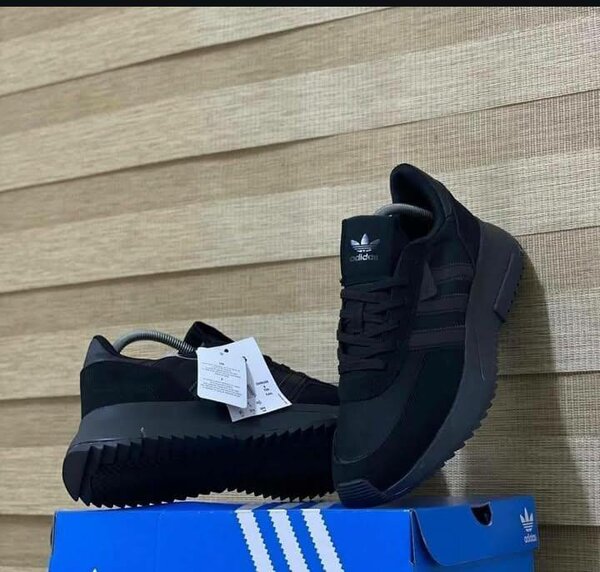 Baskets noires Adidas unisexes