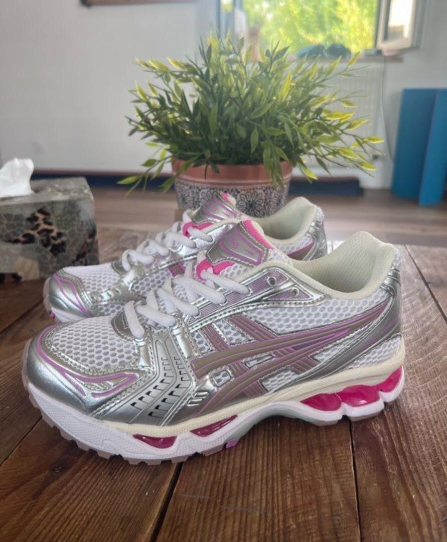Chaussures de sport Asics argent rose