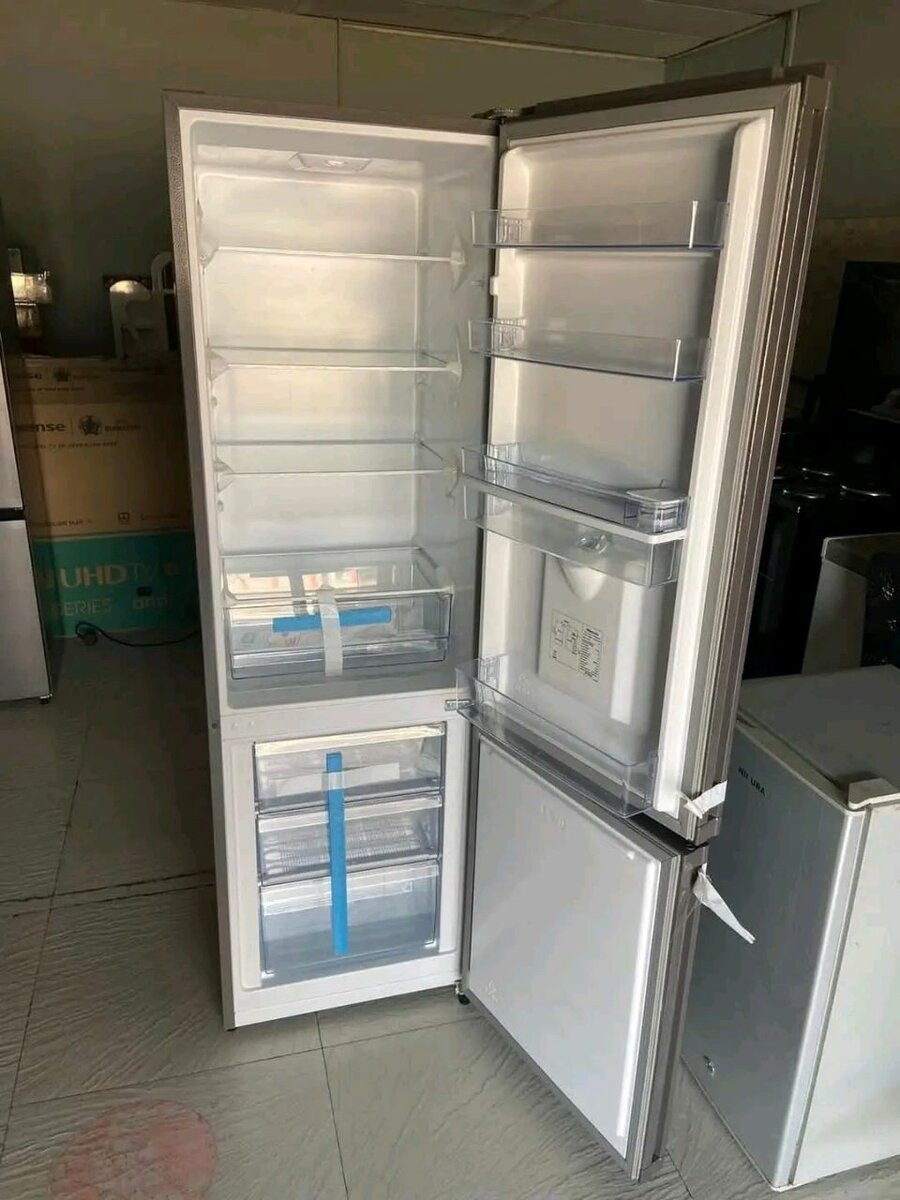 Brand New Hisense mirror fridge