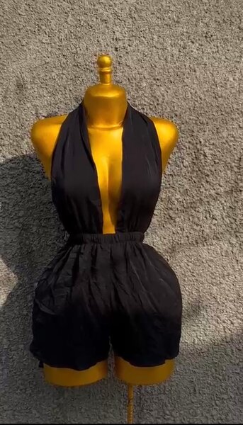 Combishort noir élégant