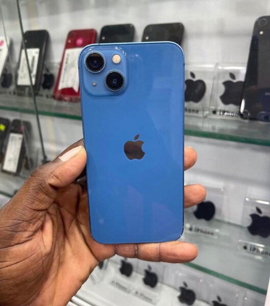 iPhone 13 bleu 128giga