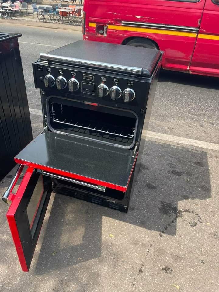 Four Gas Burner With Oven and Grill