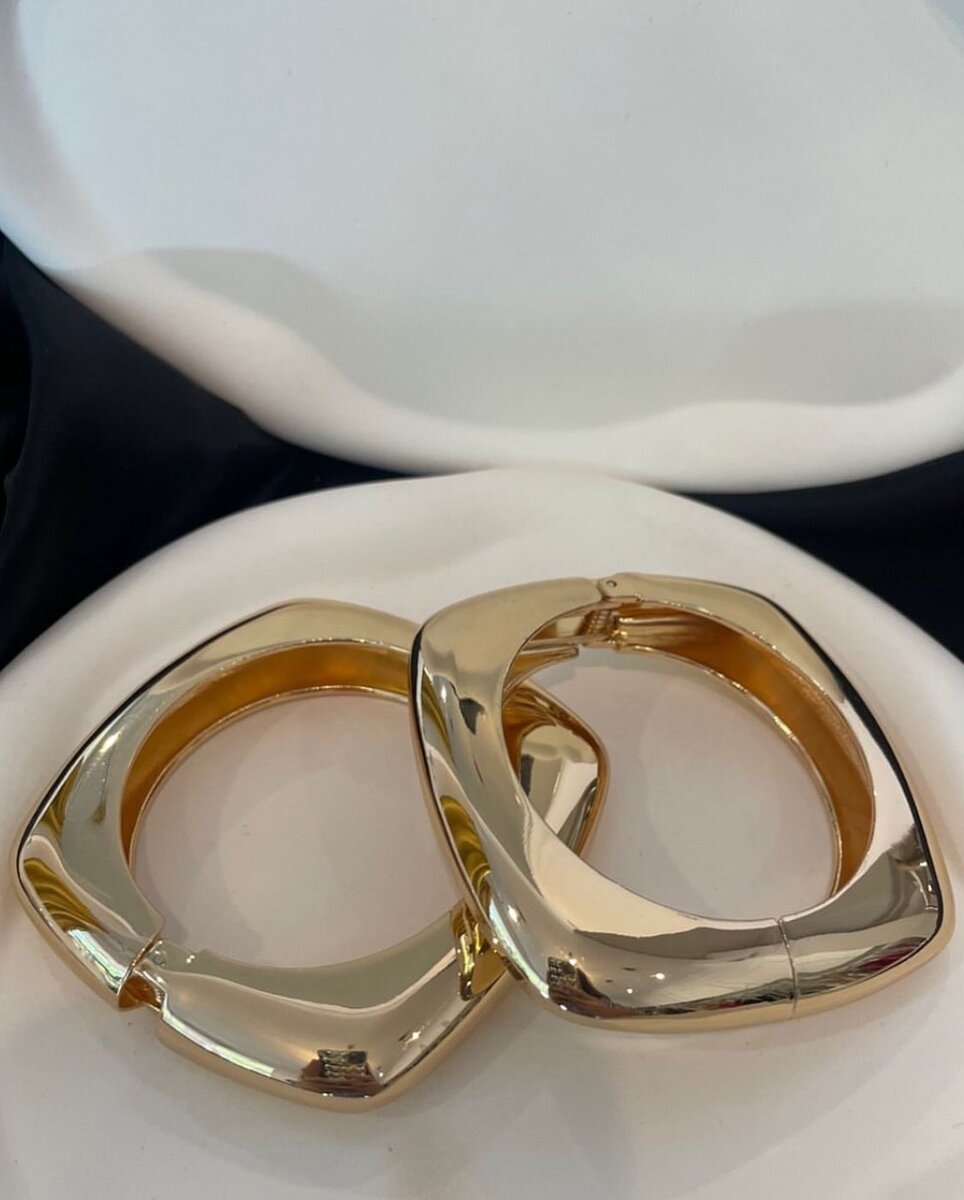 Créoles Carrées en Acier Doré