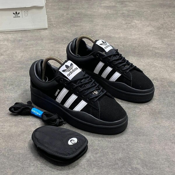 Baskets noires Adidas classiques