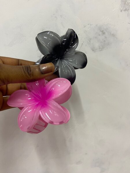 Flower hair claw