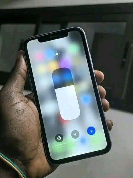 iPhone 11 64Go Violet