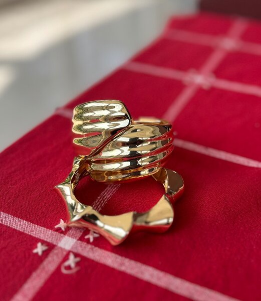 Bague dorée sculpturale