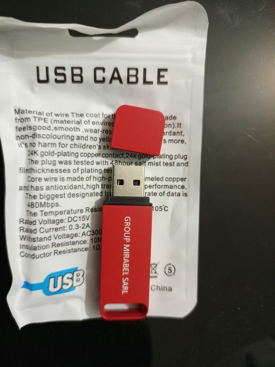 CLE USB ORDINAIRE  DE 8 GIGA