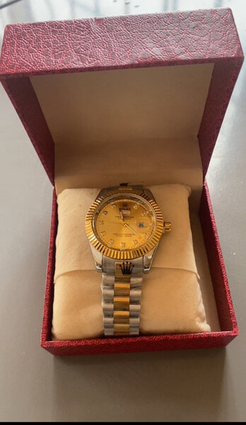 Montre de luxe en acier inoxydable