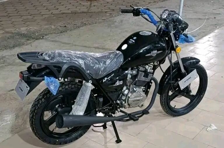 Moto noire Kayo