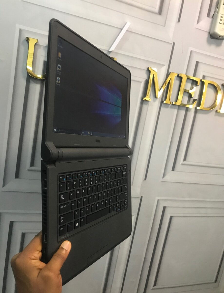 Dell latitude 3340 core i3 500/8gb