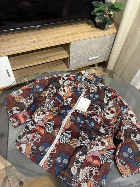 Lady In Glass Cropped Shirt