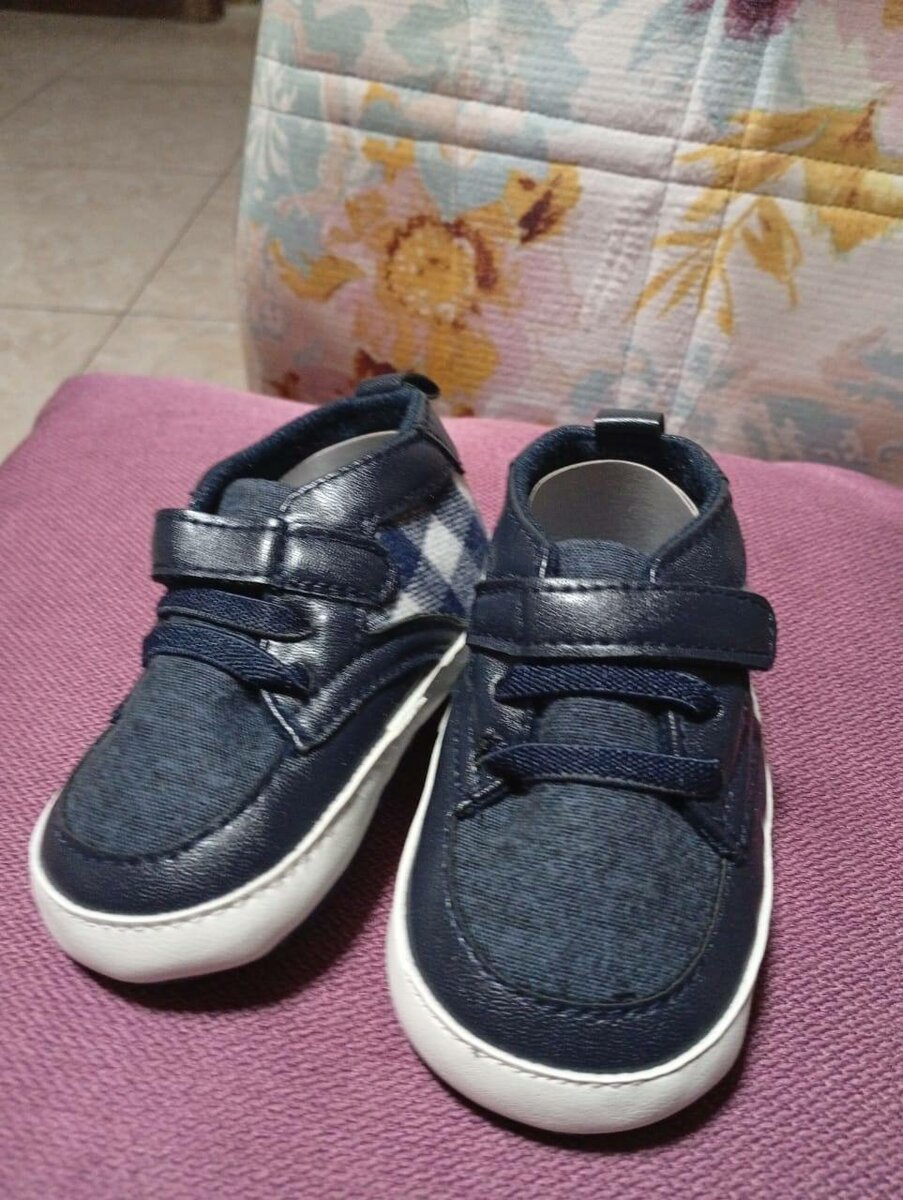 Chaussures bébé en denim bleu