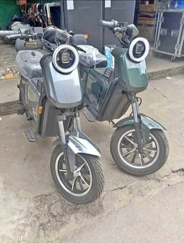 Scooter électrique pliable