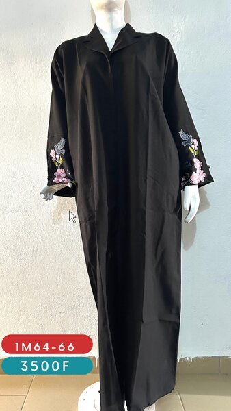 Abaya femme noire moderne