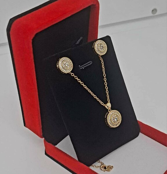 Parure en or élégante