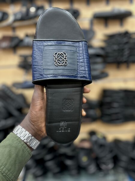 Sandales plates pour homme