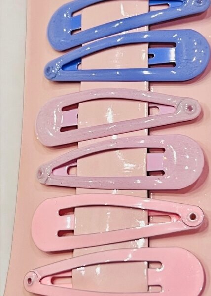 3 pairs of hair pins for girls.