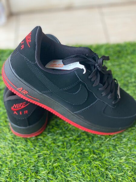 Airforce 1 black and red