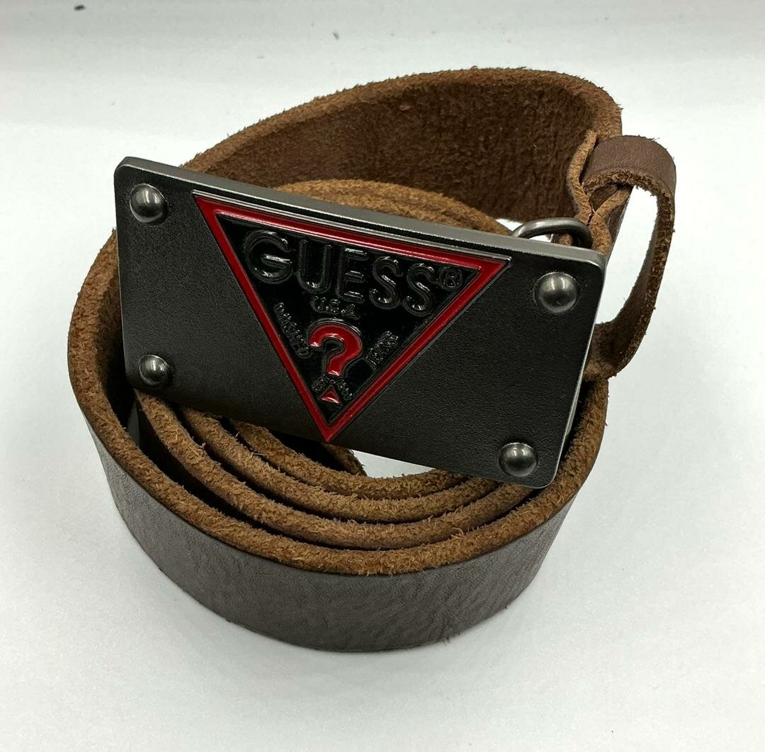 Ceinture en cuir noir élégante