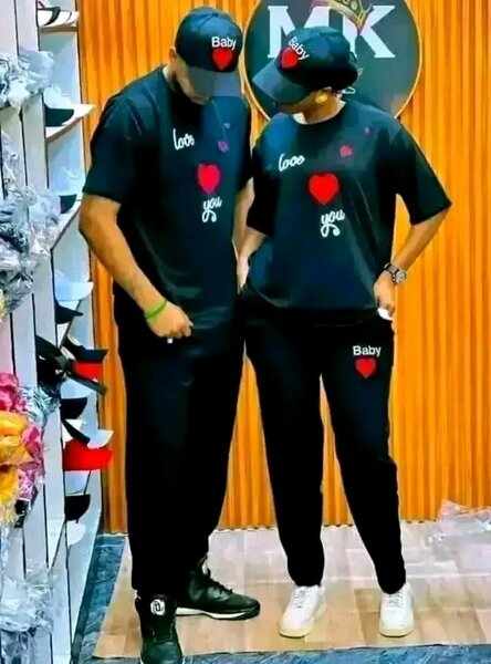 Ensemble survêtement et casquette coordonnés pour couple