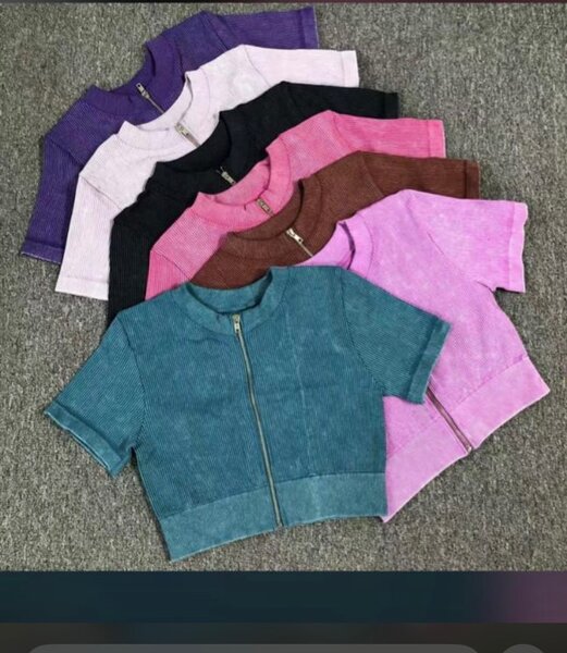 Crop top zippé tendance