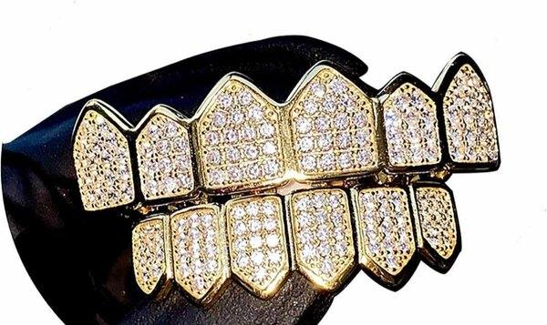Grillz dentaires incrustés strass