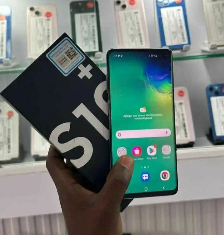 Samsung Galaxy S10+ Smartphone