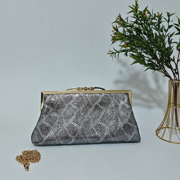 Sac à main en cuir métallisé