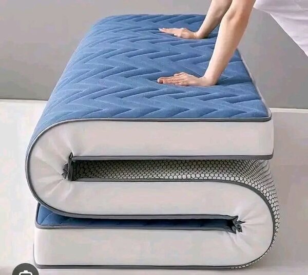 Surmatelas matelassé en polyester bleu