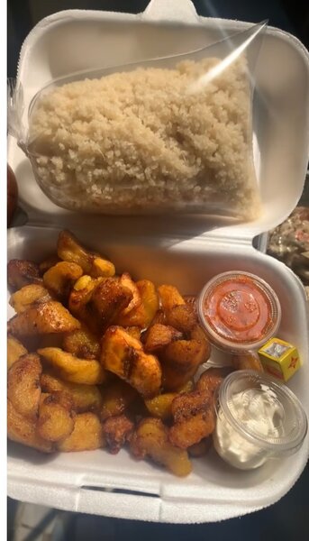 Poulet Mayo , alloco et atieke