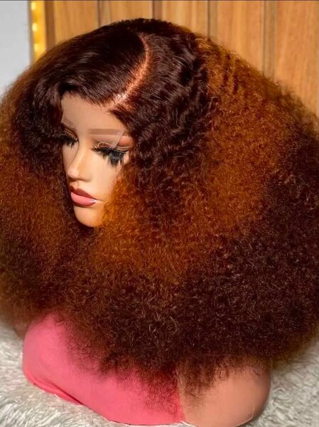 Perruque synthétique marron frisée