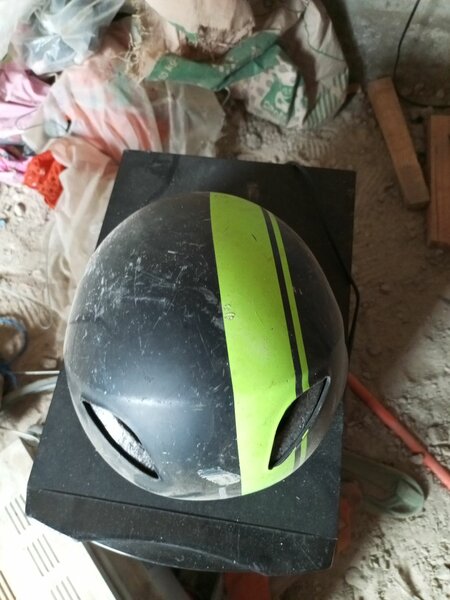 Casque vélo urbain vert-noir