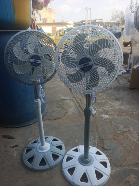 Ventilateur oscillant réglable