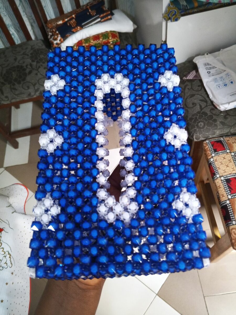 Pochette en perles bleues