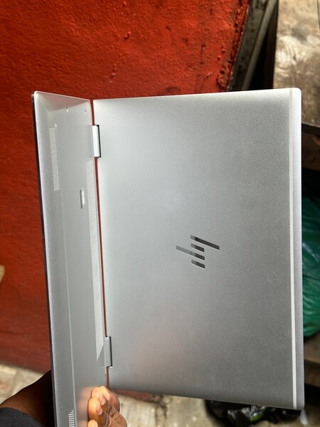 Ordinateur Portable HP Élégant