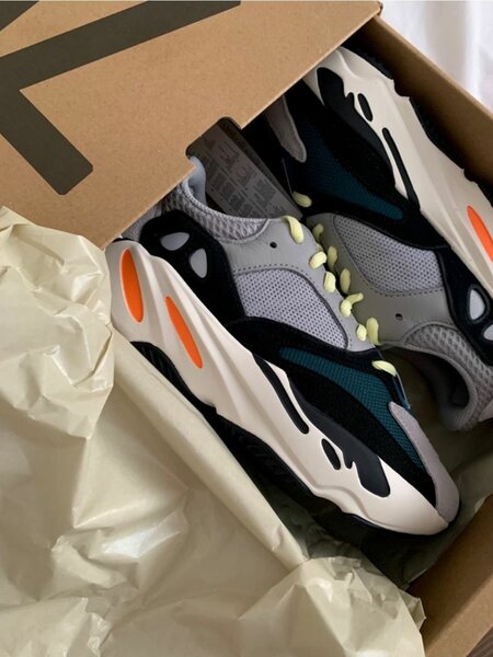 Yeezy 700