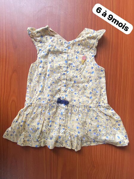 Robe à motifs fleuris