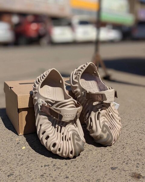 Chaussures Crocs en vente