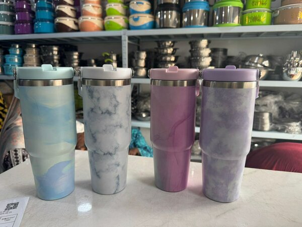 Gourdes isothermes avec paille